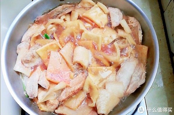 猪皮|芋头焖猪皮,多加这一物,上桌很抢着吃