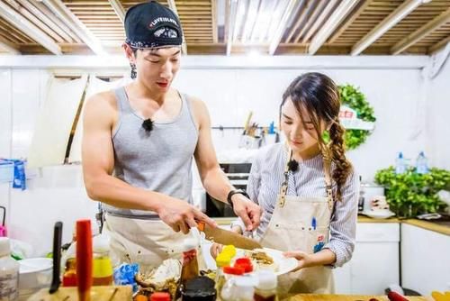  味道|《中餐厅》第四季持续高热，以中国味道为主题，收视口碑双丰收