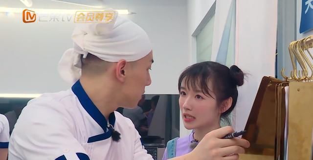  中餐厅|《中餐厅》微信群名曝光，五个字太霸气，李浩菲头像更引热议