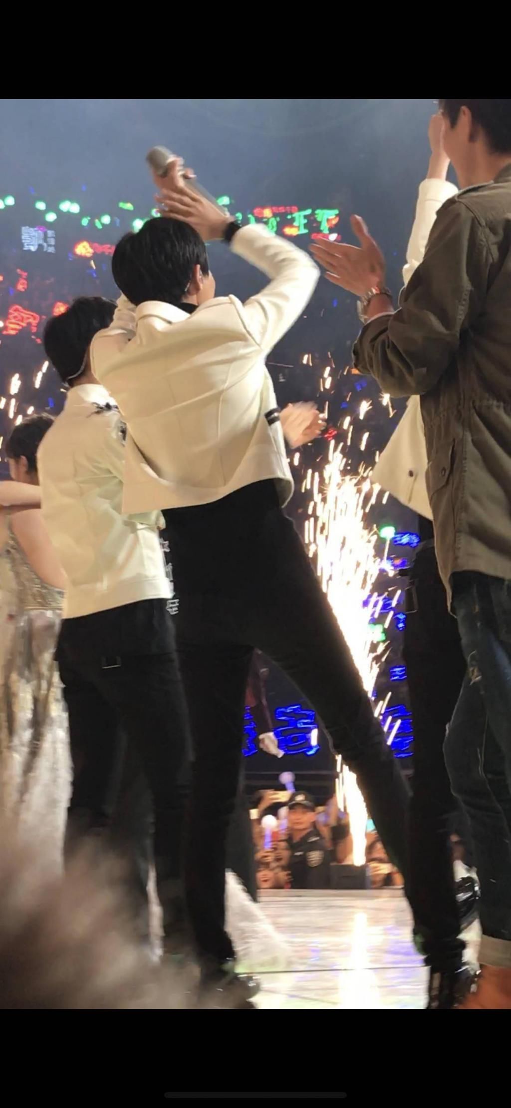  致命|长腿王俊凯的致命警告，“腿精”上线请签收