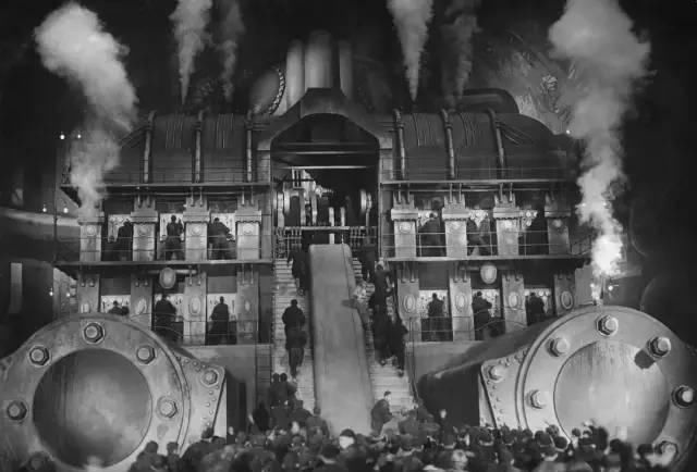  剧集|上线即崩坏，反乌托邦题材咋这么难拍