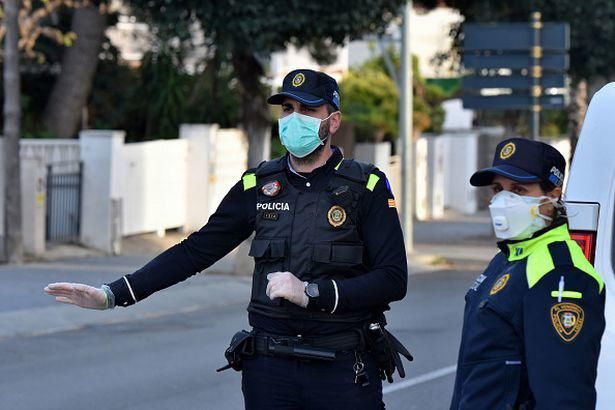 男子|50岁女子在海滩晒日光浴，遭30岁男子袭击，嫌犯疑似来自非洲