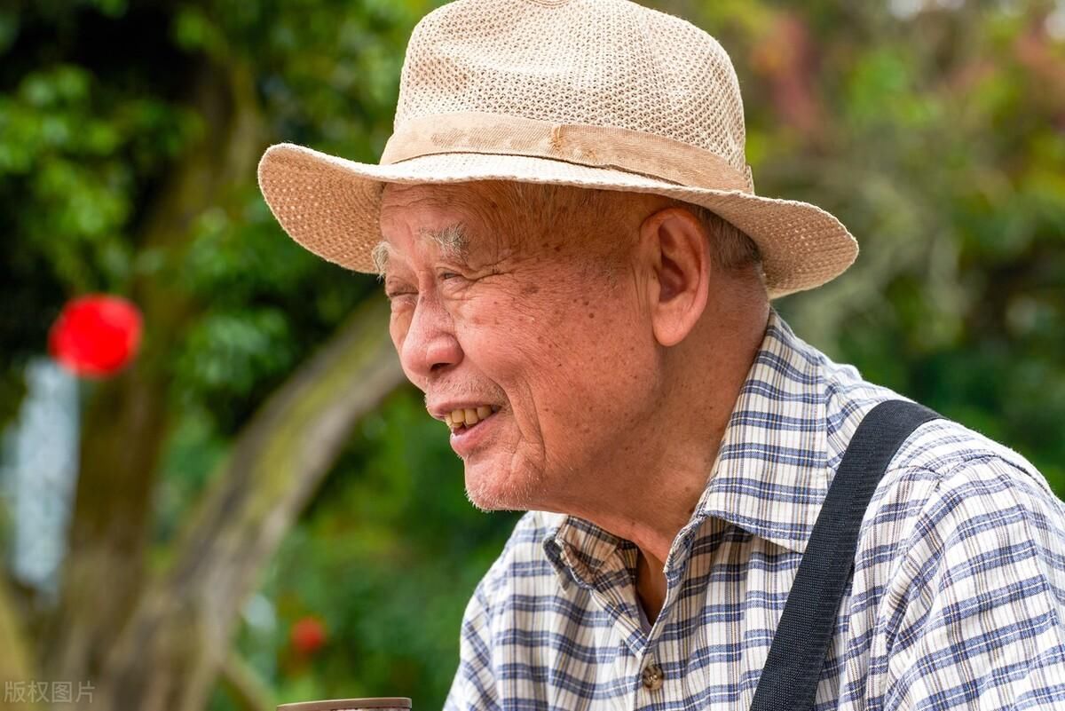 开始衰老的男人，身体可能会这4种情况，若你没有，身体还算健壮2023