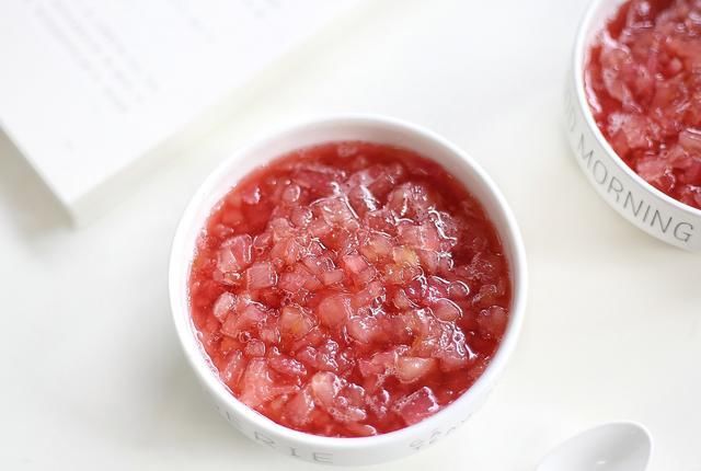  美味|只需3个桃子，就能做出2种甜品，美味解馋又实惠，做法超简单