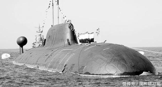 长眠|17年前,我国渔民发现一艘寂静的潜艇,其中长眠70位海军勇士