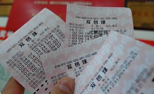 中奖概率|彩票中大奖很难？却有人一年抽中5次，有人连中1.9亿！原来秘诀是……