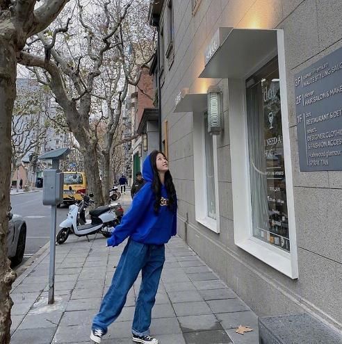 色彩|人间小作精“虞书欣”，穿搭都这么有个性，怪不得那么多人喜欢