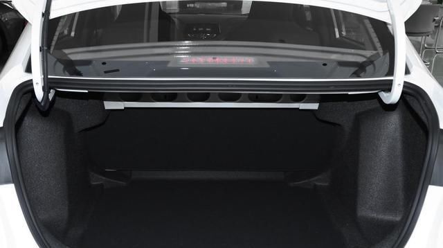 家用轿车|年轻人首选家用轿车，新款科鲁兹价格低至5万元，兼顾颜值与动力