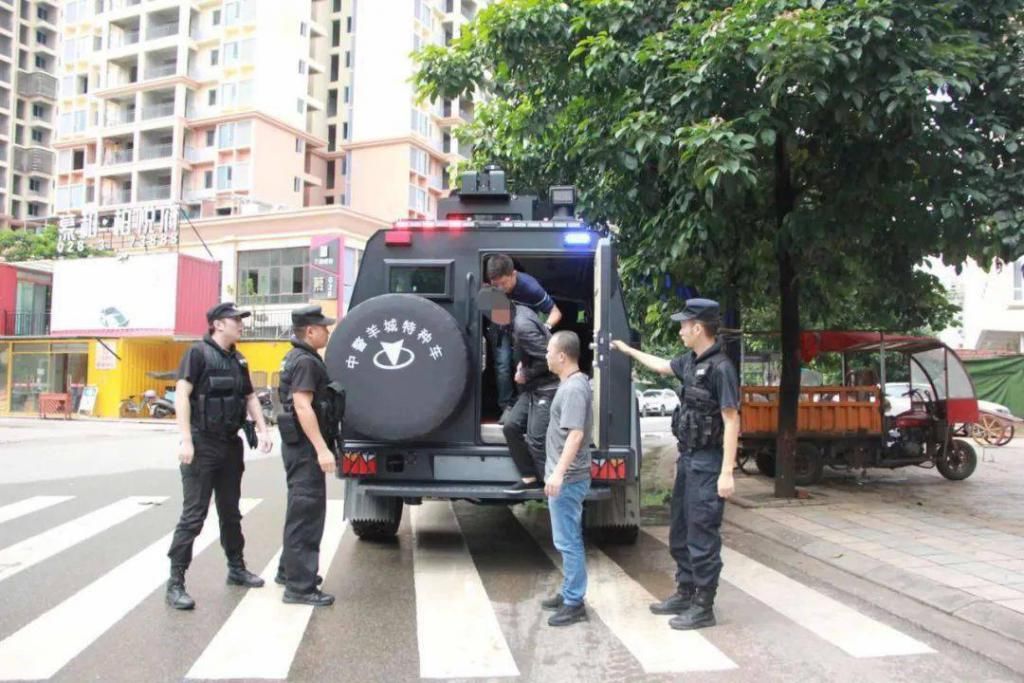 近日|眉山一“飞车”抢夺犯罪团伙被打掉，曾疯狂作案60多起，近日又作案6起