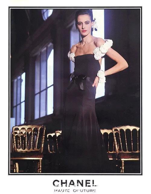 演绎|她是香奈儿首个专属模特,如今60岁,将法式优雅演绎到老