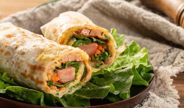 灌饼|在家学做鸡蛋灌饼,只需一个小技巧,个个松软鼓大包