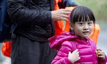  参加节目|昔日“跳水冠军”，晒出8岁儿子近照，爸爸基因遗传的一滴不剩
