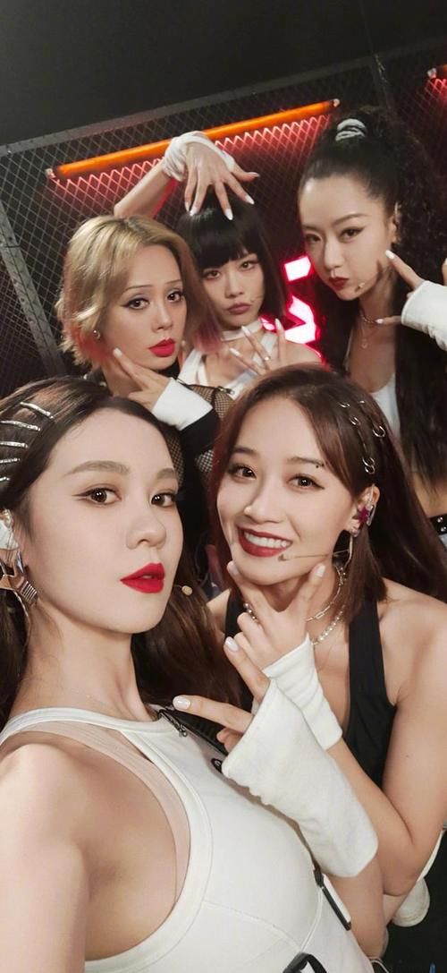  袁咏琳|《浪姐》队长故事剪辑，为何万茜无聊郁可唯抱大腿金晨黄龄没镜头