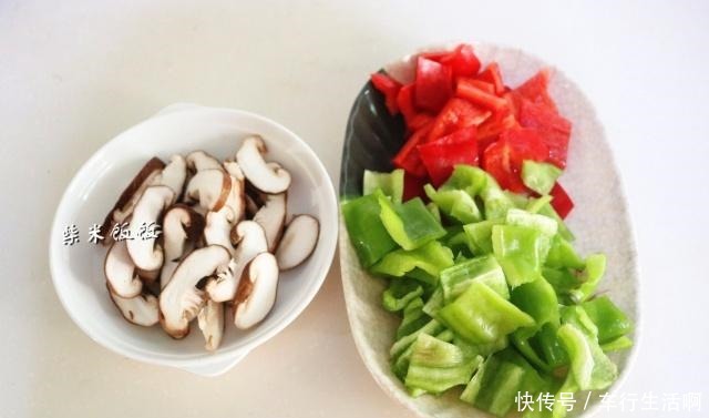 搭配一些|青椒炒鸡蛋，加它一起炒，营养翻倍，味道更鲜美，调料都省了！