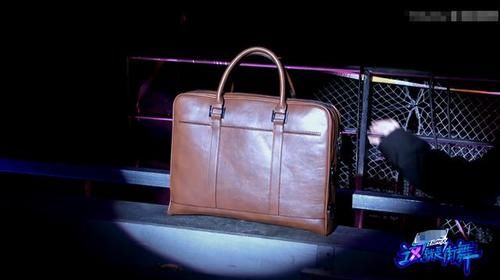  可惜|《街舞3》王一博插手队员创作出糗，想提升效果现场却扑街，可惜