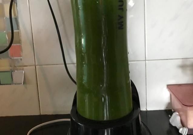 味道|纯天然的菠菜汁面条,颜值高、味道好,做法简单,上桌孩子抢着吃