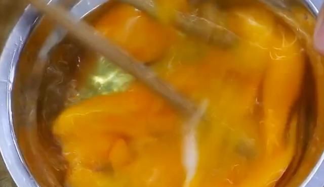  漂亮|做西红柿鸡蛋汤，掌握好勾芡和调味顺序，蛋花漂亮，味道酸甜鲜美