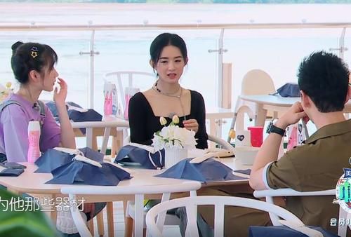  大厨|中餐厅厨师地位差距大？张亮买鱼养着玩，林大厨买5元的菜被询问