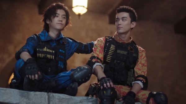  火线|《穿越火线》：两代人合力追梦诠释热血青春