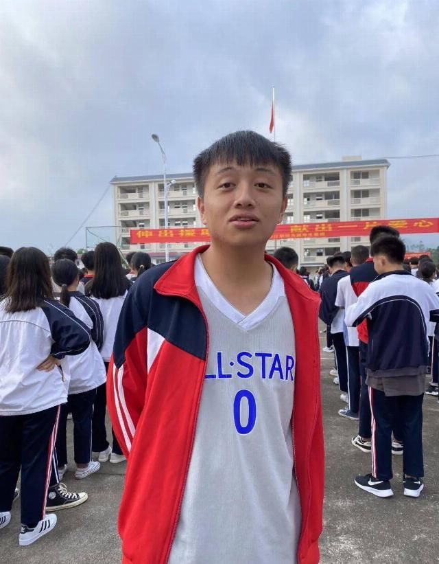  募捐活动|环江这所高中为被截肢的10岁小女孩做了这事