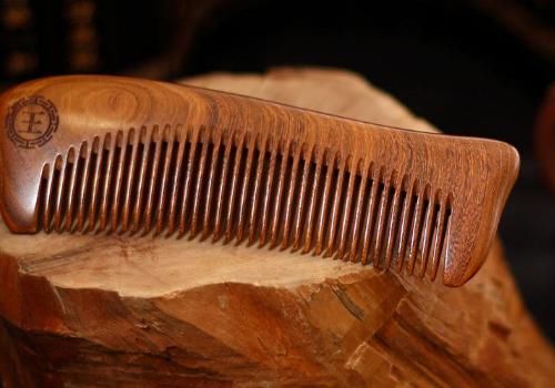 头发|除了头发经常清洗，还有梳子别忘了，满是油脂细菌不少