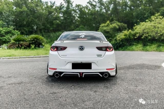 尽显|次世代马自达3，第二代魂动低趴尽显完美姿态