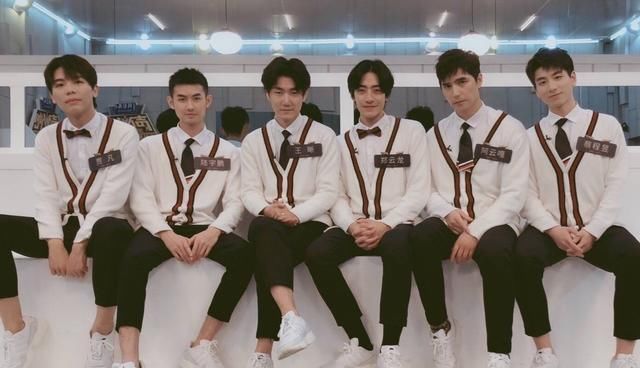  乌托邦还|从神仙综艺到爆料，mxh女孩的梦碎了，《声入人心》的乌托邦毁了