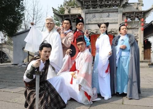  熟悉|原来关晓彤5年前理想型不是鹿晗，而是熟悉的他，曾直言非他不嫁