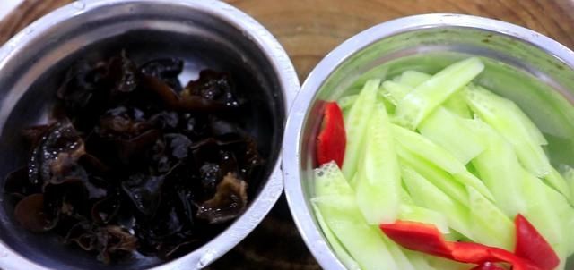  减肥餐|清脆爽口的家常小炒，多吃不长肉，2分钟炒一盘的减肥餐