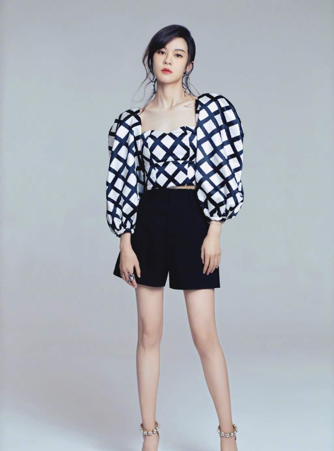  大长腿真|郁可唯姐姐满屏的腿，你羡慕了吗