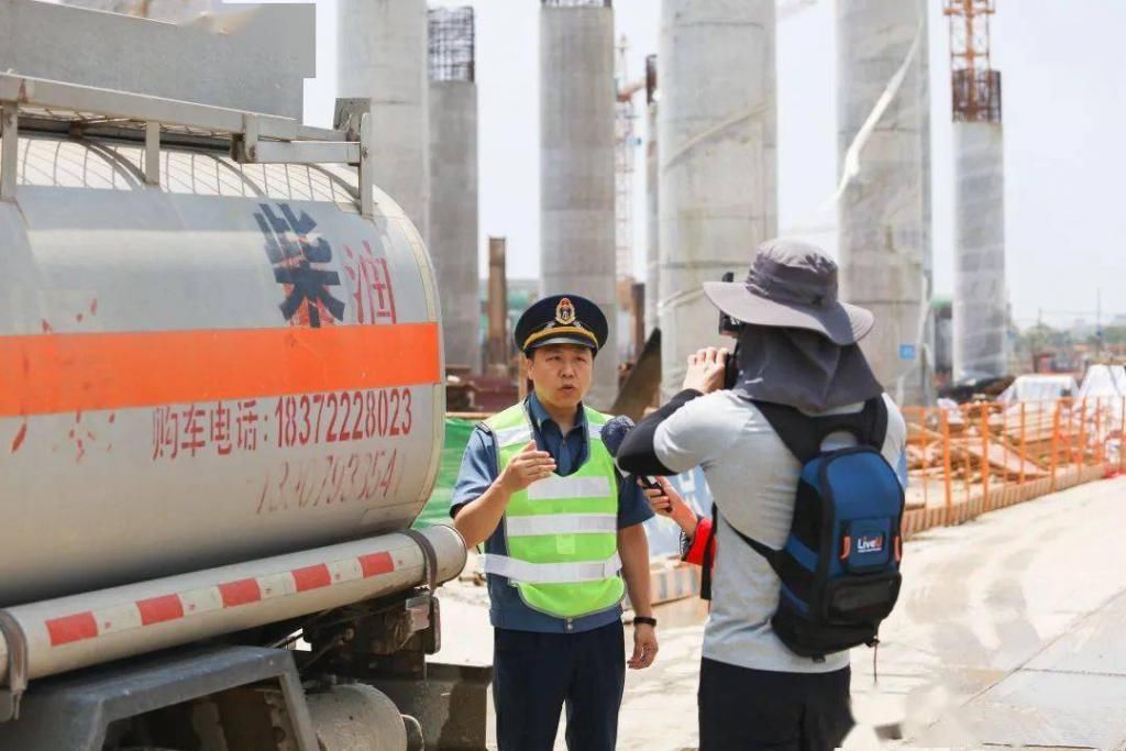  速度|直播“追缉”，杭州上演速度与激情？