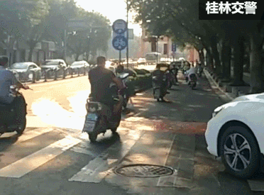 赞台|桂林交警蜀黍镜头里的你，太美了！| 创城点赞台五