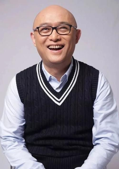 卫视|高考落榜,做过装卸工的孟非,凭什么逆袭成“江苏卫视一哥”?