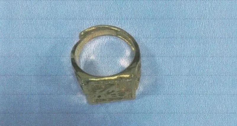 金戒指|深夜，司机接到乘客递来的＂金戒指＂，对方还提出这个要求