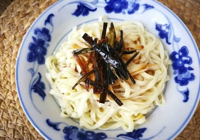 葱油|葱香浓厚,咸中带甜的葱油面做起來那么简单