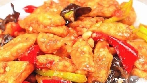 红烧肉|1个茄子、2个番茄,隔天就要吃1回,拿红烧肉都不换,又香又解馋