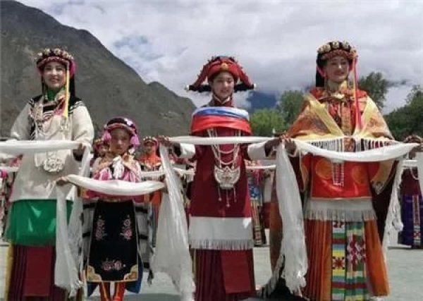 四川|四川藏了个“美人谷”,美女结婚不要彩礼,只有一个择偶要求