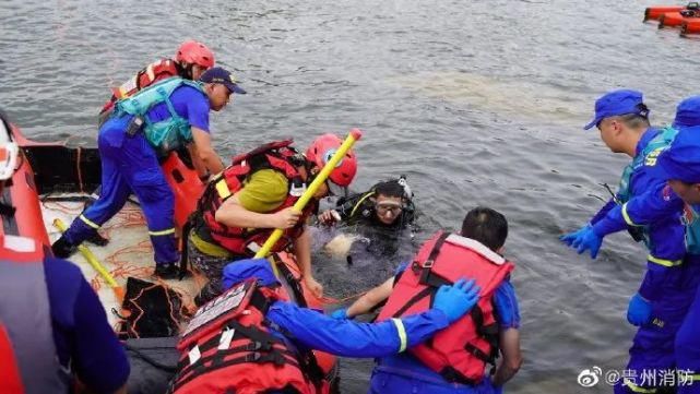  2路公交车|心碎！5名学生遇难，驾驶员已身亡