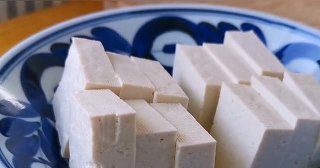 从不|我家五花肉从不红烧,加一块豆腐,不加油不加水,上桌瞬间被扫光