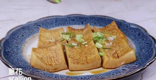  轻轻|煎豆腐容易碎，掌握这五个技巧，让你煎出来的豆腐完整又美味