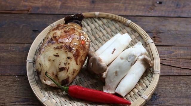  夏天|夏天，我家常吃这碱性食物，素炒花不了几块钱，佐粥拌饭都合适