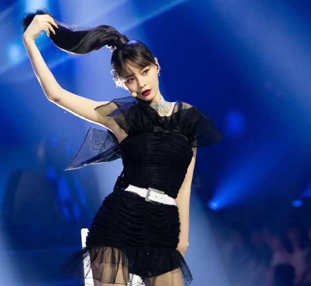  金莎|《浪姐》复活赛名单已出，吴昕把淘汰卡做纪念，怎料成功复活