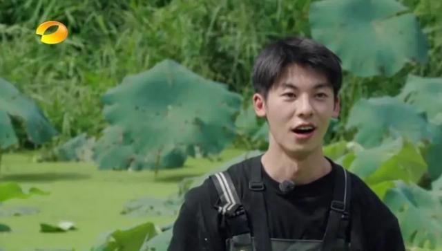 狠狠|《向往4》安排嘉宾挖藕,却被质疑是作秀,官博公开科普狠狠打脸