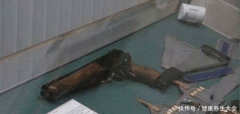 照明信号弹|中国宇航员为什么一定要带枪?真的有外星人?比你想象的还严重