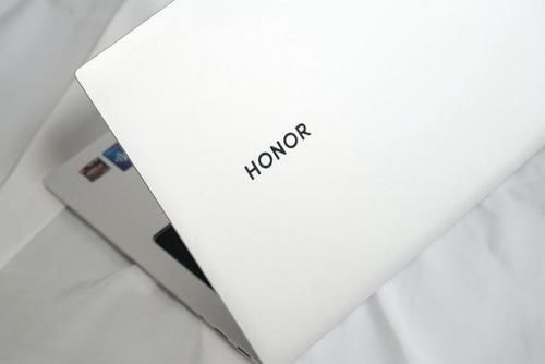 看过|荣耀MagicBook Pro是否值得买?看过外观就知道爱了