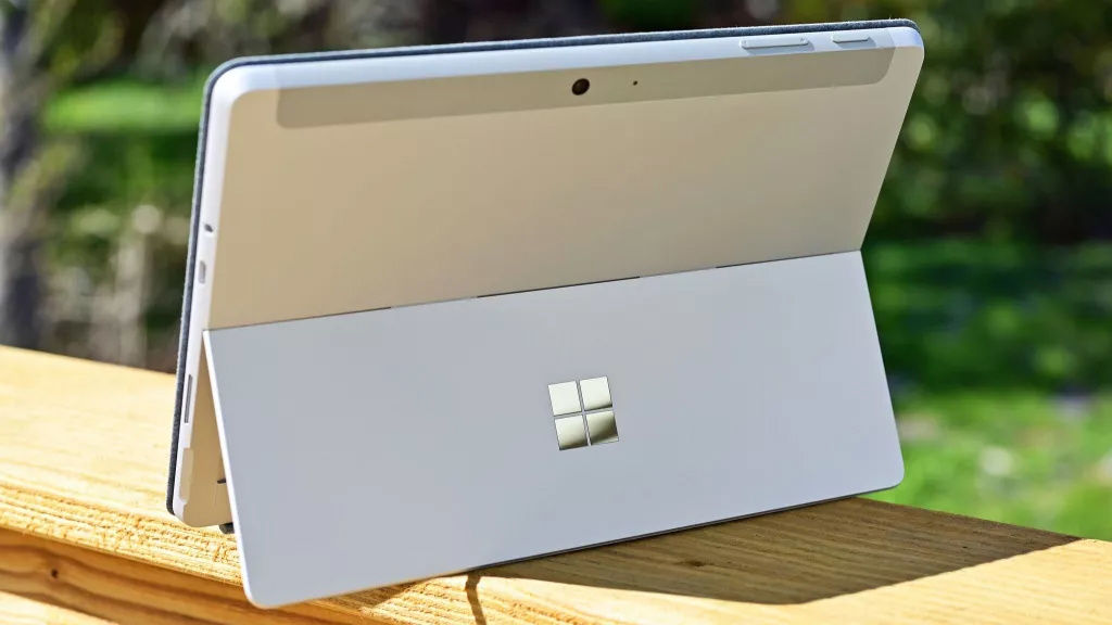 消息称微软将推搭载英特尔 N200 芯片的Surface Go 4平板电脑
