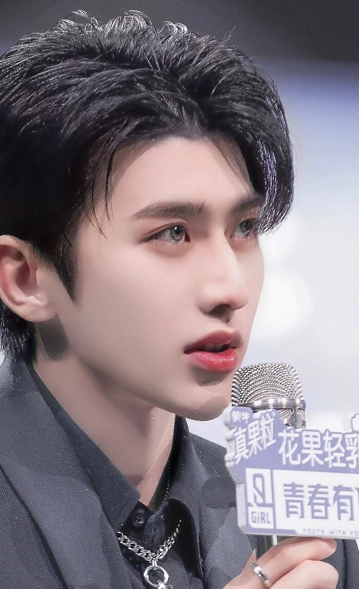 走下坡路|华语乐坛在走下坡路,抄袭和口水歌成主流,华晨宇和邓紫棋成希望