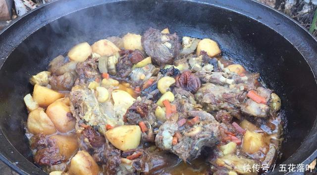 以代表|北方人常讲的“整几个硬菜”南方人听了一脸茫然,硬菜到底是啥