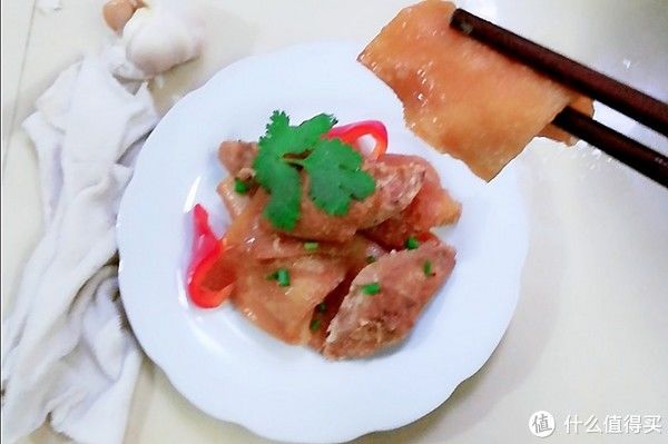 猪皮|芋头焖猪皮,多加这一物,上桌很抢着吃