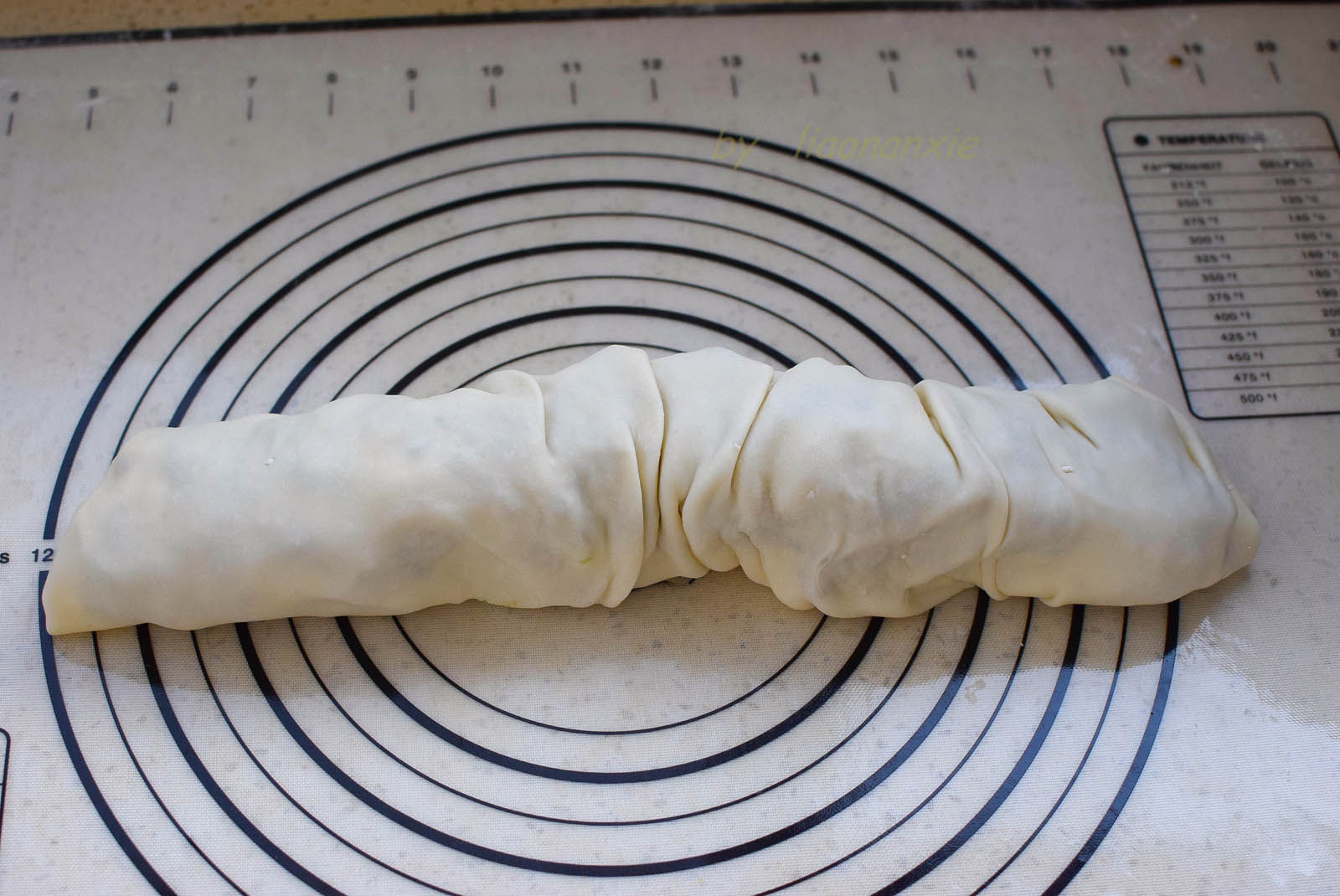 菜蟒|不发面不捏褶子,简单一卷上笼蒸熟,比包子简单,早餐吃很美